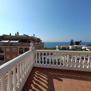 Appartement Lovely Penthouse In Front Of The With Free Parking, Málaga